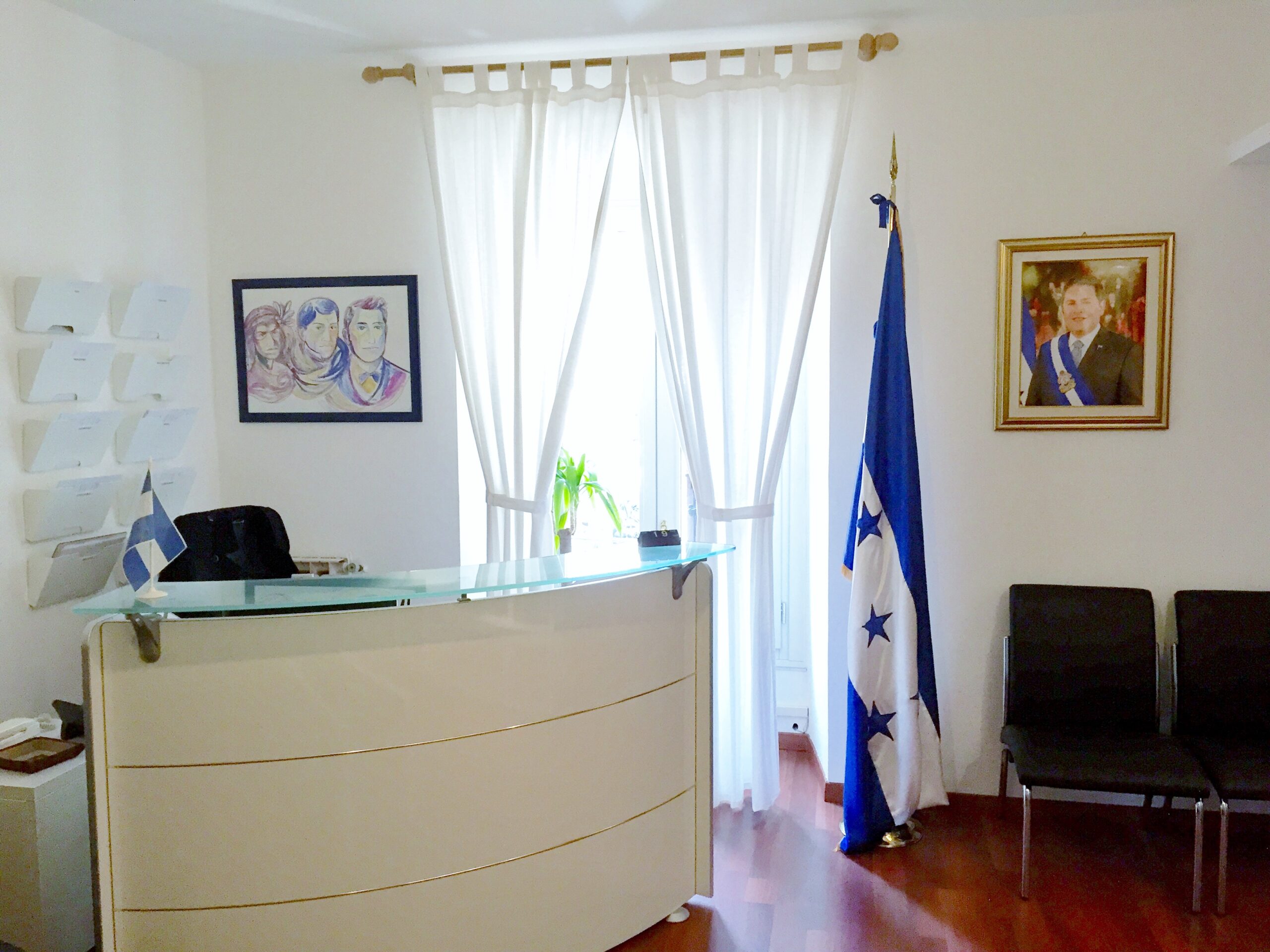 Consulado de Honduras en Italia, Milán